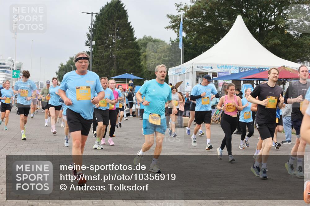 13.09.2026 - Kiel Lauf Andreas Tolksdorf http://msf.ph/oto/10356919 13.09.2026 09:59:28 Kiellinie 9775, 3294, 10809, 12019, 39, 4588 meine-sportfotos.de