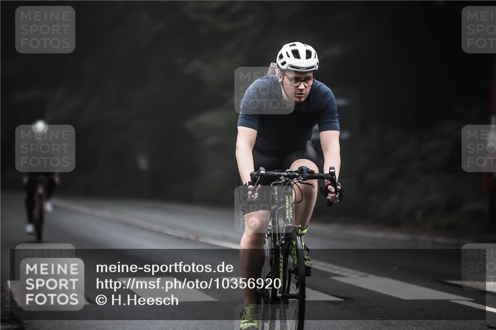 13.09.2026 - Stadtparktriathlon H.Heesch http://msf.ph/oto/10356920 13.09.2026 09:51:04 Radfahren 217, 227, 239, 285, 293 meine-sportfotos.de