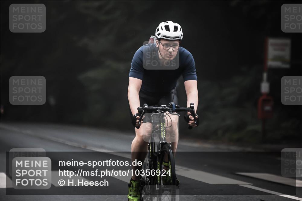 13.09.2026 - Stadtparktriathlon H.Heesch http://msf.ph/oto/10356924 13.09.2026 09:51:04 Radfahren 217, 227, 239, 285, 293 meine-sportfotos.de