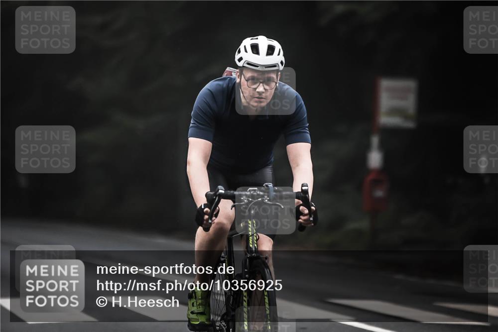 13.09.2026 - Stadtparktriathlon H.Heesch http://msf.ph/oto/10356925 13.09.2026 09:51:04 Radfahren 217, 227, 239, 285, 293 meine-sportfotos.de