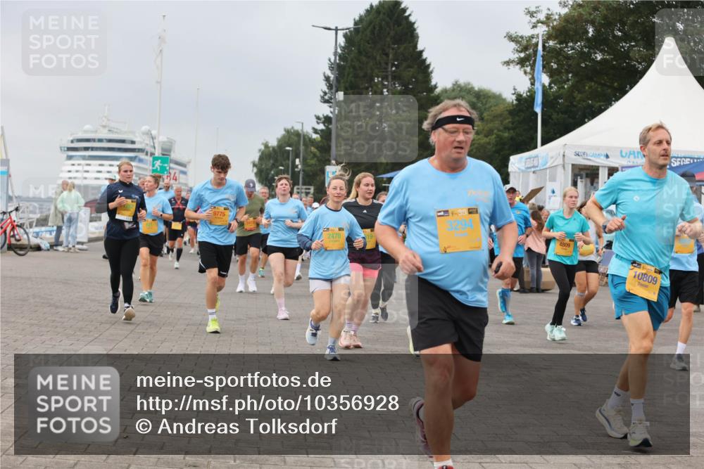 13.09.2026 - Kiel Lauf Andreas Tolksdorf http://msf.ph/oto/10356928 13.09.2026 09:59:29 Kiellinie 9775, 38, 2470, 4, 38, 3294, 4809, 39, 10809 meine-sportfotos.de