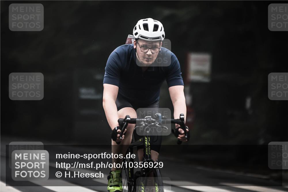 13.09.2026 - Stadtparktriathlon H.Heesch http://msf.ph/oto/10356929 13.09.2026 09:51:04 Radfahren 217, 227, 239, 285, 293 meine-sportfotos.de