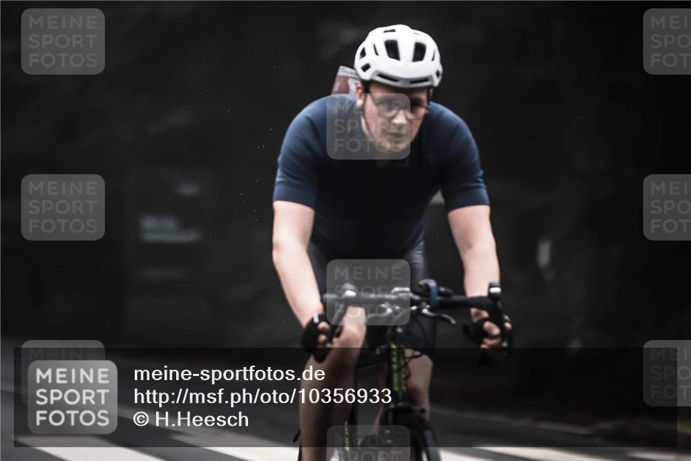 13.09.2026 - Stadtparktriathlon H.Heesch http://msf.ph/oto/10356933 13.09.2026 09:51:05 Radfahren 217, 227, 239, 285 meine-sportfotos.de