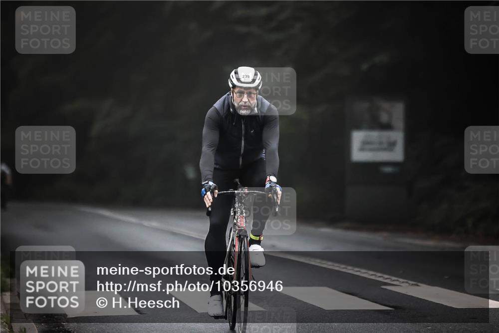 13.09.2026 - Stadtparktriathlon H.Heesch http://msf.ph/oto/10356946 13.09.2026 09:51:06 Radfahren 217, 227, 239, 285 meine-sportfotos.de