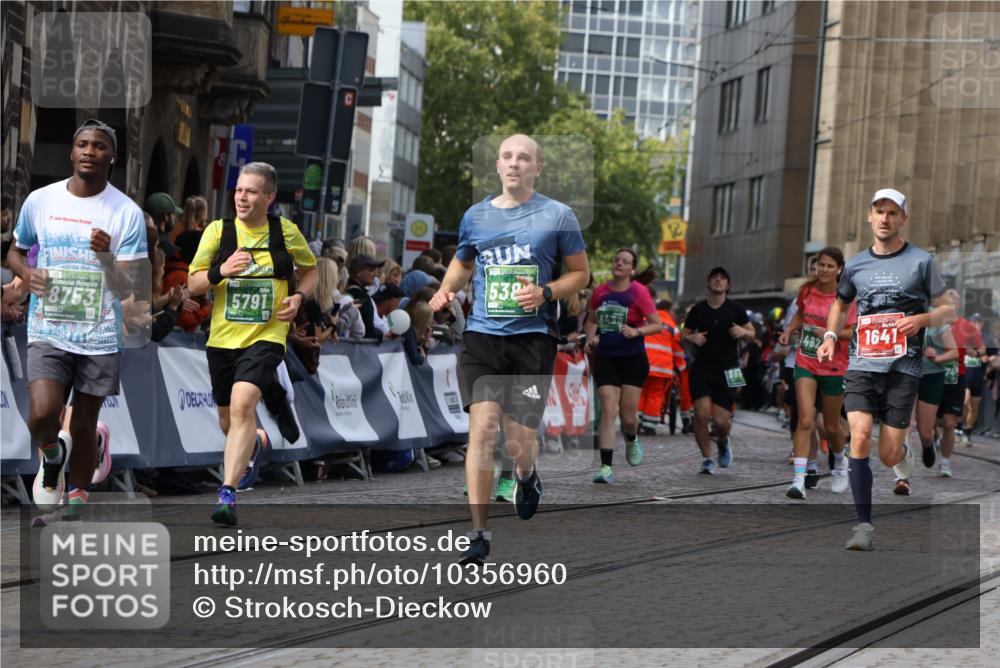13.09.2026 - 21. swb-Marathon Bremen Strokosch-Dieckow http://msf.ph/oto/10356960 13.09.2026 13:37:17 Ziel 551, 813, 843, 950, 1285, 1641, 1849, 1991, 2241, 2275, 2930, 3122, 3541, 3635, 3787, 3874, 3909, 3998, 4261, 4335, 4410, 4448, 5236, 5355, 5447, 6056, 6269, 6408, 6431, 6629, 6961, 6966, 7046, 7398, 7445, 7640, 7937, 8034, 8498, 8685, 8839, 9310, 9317, 9331, 9415, 9589, 9840, 270, 391, 448, 869, 3323, 3627, 3804, 3823, 4628, 5388, 5738, 5791, 7074, 7571, 8439, 8553, 8674, 8748, 8753, 9441, 10106 meine-sportfotos.de