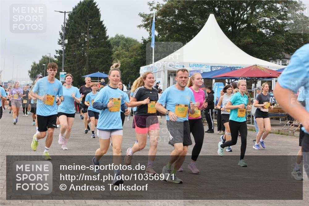 13.09.2026 - Kiel Lauf Andreas Tolksdorf http://msf.ph/oto/10356971 13.09.2026 09:59:30 Kiellinie 9775, 39, 6367, 99, 4809 meine-sportfotos.de