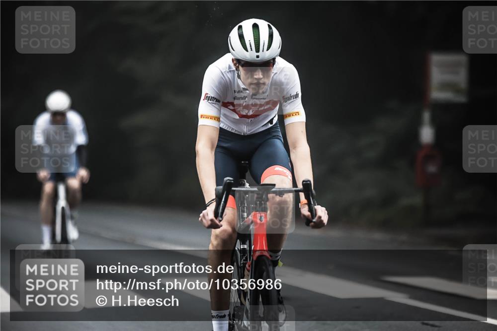 13.09.2026 - Stadtparktriathlon H.Heesch http://msf.ph/oto/10356986 13.09.2026 09:51:16 Radfahren 238, 322 meine-sportfotos.de
