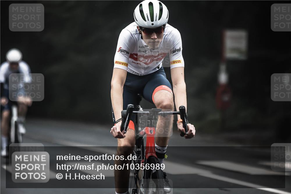 13.09.2026 - Stadtparktriathlon H.Heesch http://msf.ph/oto/10356989 13.09.2026 09:51:16 Radfahren 238, 322 meine-sportfotos.de