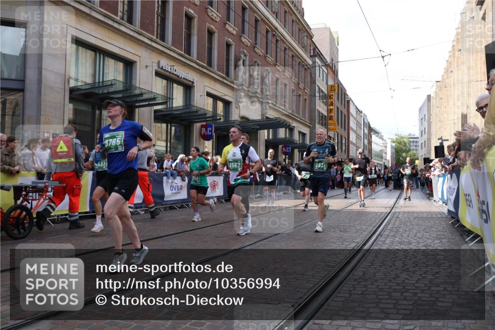13.09.2026 - 21. swb-Marathon Bremen Strokosch-Dieckow http://msf.ph/oto/10356994 13.09.2026 13:34:22 Ziel 784, 809, 1210, 1395, 1871, 1967, 2215, 2525, 2561, 2831, 3029, 3052, 3058, 3181, 3318, 3353, 3380, 3388, 3409, 3765, 3842, 3890, 4537, 4616, 5378, 5415, 5488, 5566, 5684, 5694, 5760, 6128, 6168, 6244, 6255, 7168, 7443, 7462, 7833, 7962, 8155, 8182, 8381, 8453, 8493, 8552, 8683, 9038, 9751, 9788, 9820, 13180, 682, 911, 1307, 1364, 2355, 2464, 3068, 3162, 3214, 3632, 3636, 3790, 3984, 4112, 5147, 5265, 5341, 5489, 5566, 5768, 5852, 6090, 7303 meine-sportfotos.de