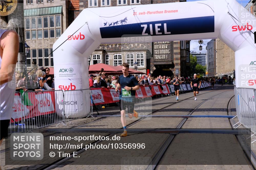 13.09.2026 - 21. swb-Marathon Bremen Tim E. http://msf.ph/oto/10356996 13.09.2026 12:51:46 Ziel 3617, 13033 meine-sportfotos.de