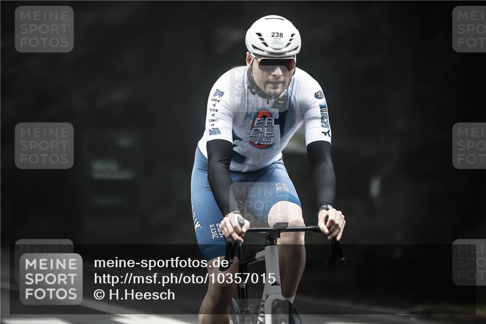 13.09.2026 - Stadtparktriathlon H.Heesch http://msf.ph/oto/10357015 13.09.2026 09:51:17 Radfahren 238, 322 meine-sportfotos.de