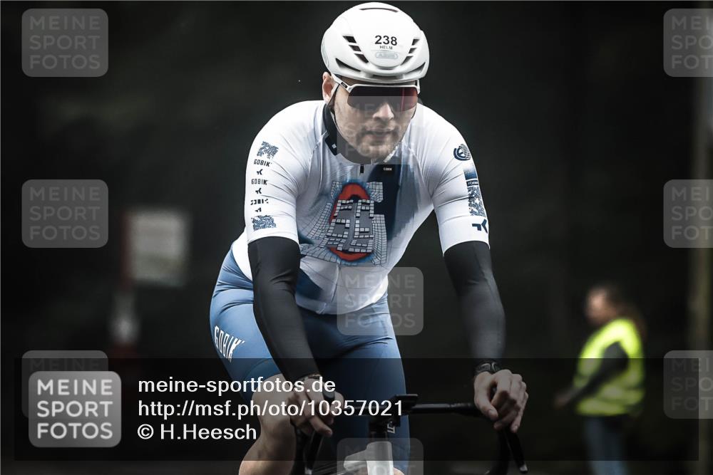 13.09.2026 - Stadtparktriathlon H.Heesch http://msf.ph/oto/10357021 13.09.2026 09:51:18 Radfahren 238, 322, 339 meine-sportfotos.de