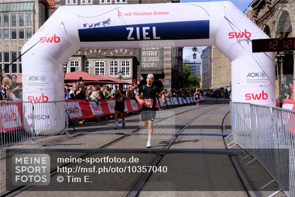 13.09.2026 - 21. swb-Marathon Bremen Tim E. http://msf.ph/oto/10357040 13.09.2026 12:51:49 Ziel 3617, 13033 meine-sportfotos.de