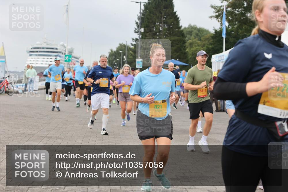 13.09.2026 - Kiel Lauf Andreas Tolksdorf http://msf.ph/oto/10357058 13.09.2026 09:59:33 Kiellinie 38, 821, 5413, 111 meine-sportfotos.de