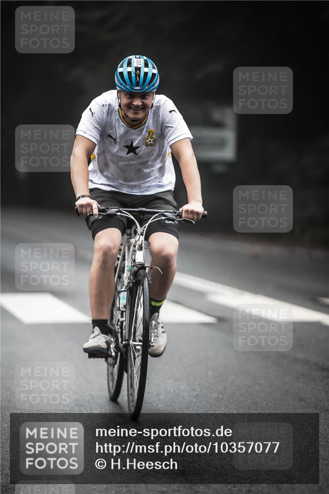 13.09.2026 - Stadtparktriathlon H.Heesch http://msf.ph/oto/10357077 13.09.2026 09:51:34 Radfahren 313, 337 meine-sportfotos.de