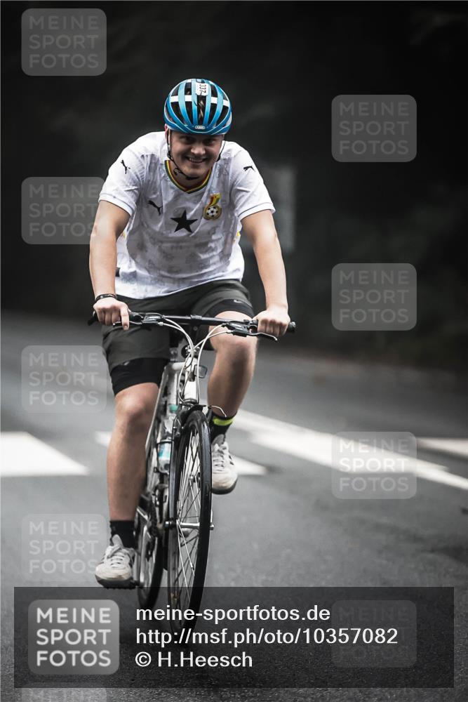 13.09.2026 - Stadtparktriathlon H.Heesch http://msf.ph/oto/10357082 13.09.2026 09:51:34 Radfahren 313, 337 meine-sportfotos.de