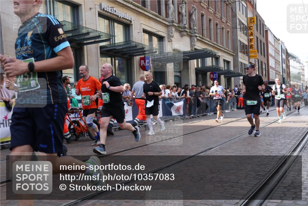 13.09.2026 - 21. swb-Marathon Bremen Strokosch-Dieckow http://msf.ph/oto/10357083 13.09.2026 13:34:24 Ziel 784, 809, 1210, 1395, 1871, 1967, 2525, 2561, 2755, 2831, 3052, 3058, 3181, 3318, 3353, 3380, 3388, 3409, 3765, 3842, 4537, 5378, 5415, 5488, 5684, 5694, 5760, 6085, 6128, 6168, 6244, 7168, 7443, 7462, 7833, 7962, 8155, 8182, 8381, 8453, 8493, 8552, 8683, 9038, 9751, 9788, 9820, 13180, 682, 911, 1307, 1364, 2215, 2355, 2464, 3029, 3068, 3162, 3214, 3632, 3636, 3890, 3984, 4112, 4616, 5147, 5265, 5489, 5566, 5768, 5852, 6090 meine-sportfotos.de