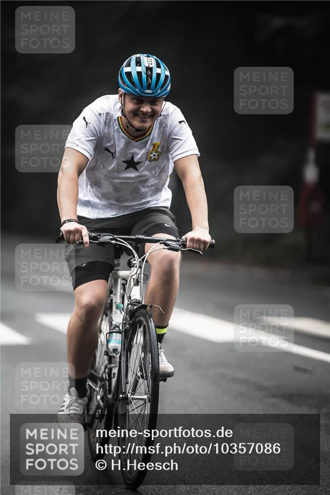 13.09.2026 - Stadtparktriathlon H.Heesch http://msf.ph/oto/10357086 13.09.2026 09:51:34 Radfahren 313, 337 meine-sportfotos.de