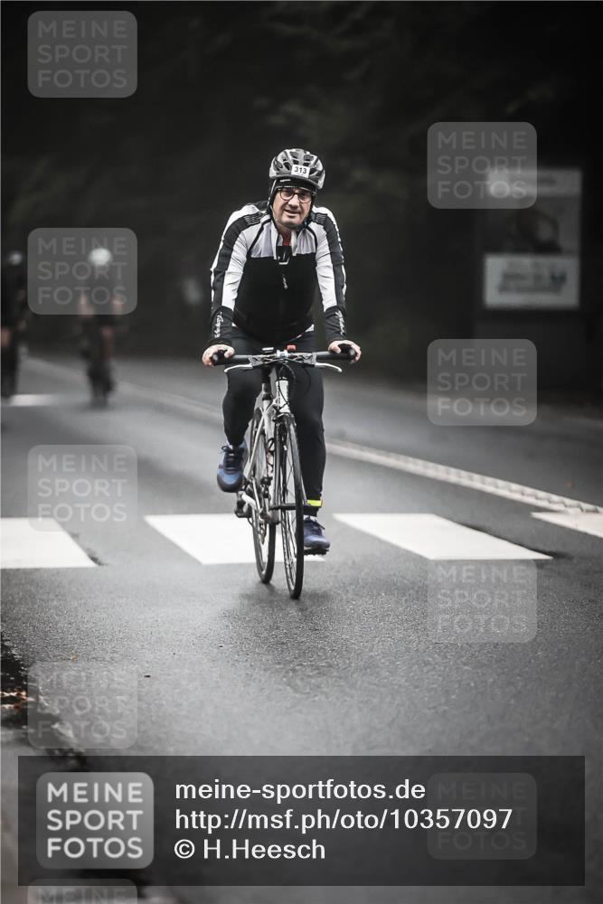 13.09.2026 - Stadtparktriathlon H.Heesch http://msf.ph/oto/10357097 13.09.2026 09:51:38 Radfahren 213, 262, 264, 287, 296, 313, 337 meine-sportfotos.de