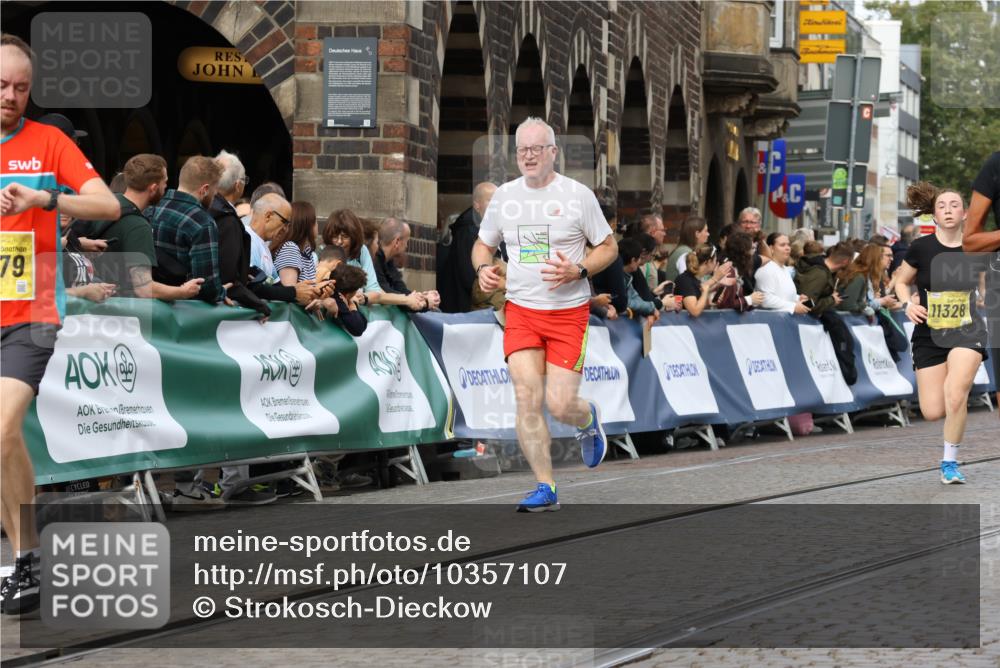 13.09.2026 - 21. swb-Marathon Bremen Strokosch-Dieckow http://msf.ph/oto/10357107 13.09.2026 10:57:05 Ziel 10372, 10486, 10540, 10610, 10721, 10771, 10824, 10888, 10936, 11064, 11349, 11474, 11601, 11872, 11911, 11996, 12284, 12434, 10166, 10578, 10687, 10700, 10969, 11236, 11292, 11484, 11667, 12263, 12382, 12383, 12400, 12411 meine-sportfotos.de
