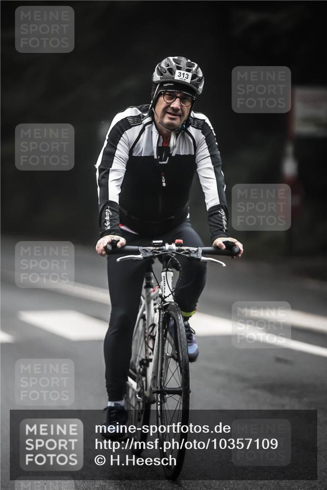 13.09.2026 - Stadtparktriathlon H.Heesch http://msf.ph/oto/10357109 13.09.2026 09:51:39 Radfahren 213, 262, 264, 287, 296, 313, 337 meine-sportfotos.de