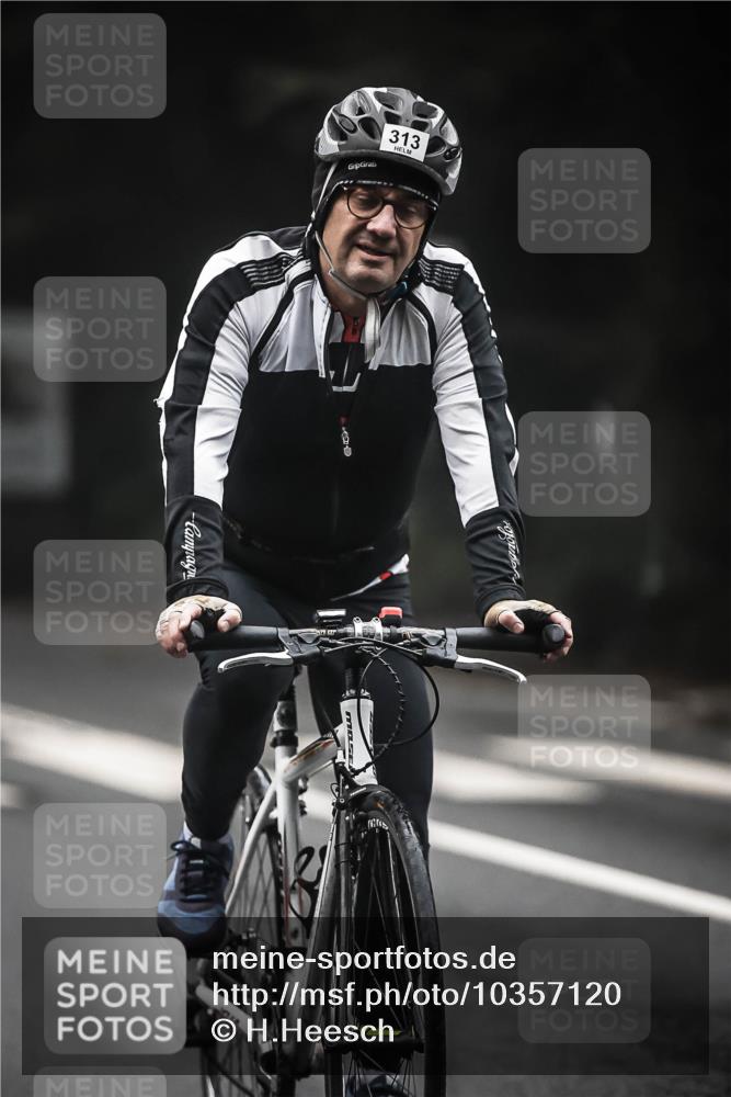 13.09.2026 - Stadtparktriathlon H.Heesch http://msf.ph/oto/10357120 13.09.2026 09:51:39 Radfahren 213, 262, 264, 287, 296, 313, 337 meine-sportfotos.de