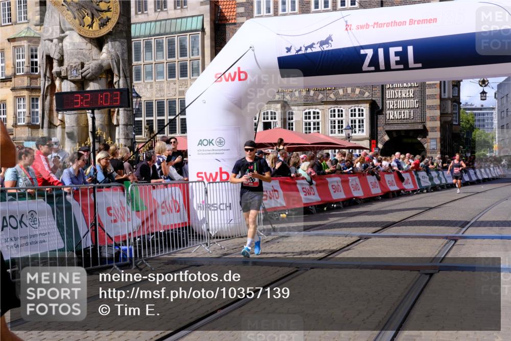 13.09.2026 - 21. swb-Marathon Bremen Tim E. http://msf.ph/oto/10357139 13.09.2026 12:51:52 Ziel 3617 meine-sportfotos.de