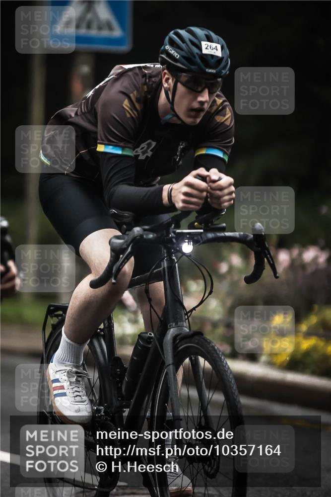 13.09.2026 - Stadtparktriathlon H.Heesch http://msf.ph/oto/10357164 13.09.2026 09:51:43 Radfahren 213, 247, 262, 264, 287, 296, 313 meine-sportfotos.de