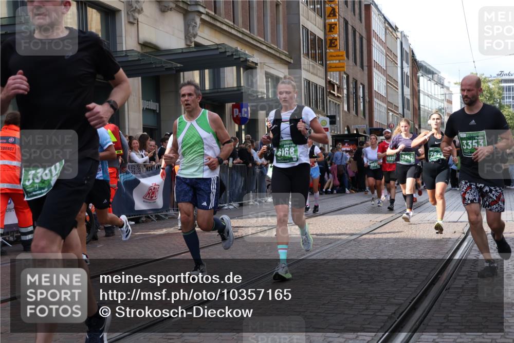 13.09.2026 - 21. swb-Marathon Bremen Strokosch-Dieckow http://msf.ph/oto/10357165 13.09.2026 13:34:26 Ziel 489, 809, 1210, 1395, 1871, 1967, 2413, 2525, 2561, 2755, 2831, 3052, 3058, 3181, 3217, 3318, 3353, 3380, 3388, 3409, 3765, 3768, 3842, 4537, 5378, 5415, 5488, 5684, 5694, 5760, 6085, 6128, 6168, 6244, 6627, 6756, 7168, 7443, 7462, 7833, 8155, 8182, 8381, 8453, 8493, 8552, 8623, 8683, 9038, 9751, 9788, 9820, 13180, 682, 784, 809, 911, 1307, 1364, 2215, 2355, 2464, 3029, 3068, 3162, 3214, 3318, 3409, 3632, 3636, 3890, 3984, 4112, 4616, 5147, 5265, 5489, 5566, 5768, 5852, 6090 meine-sportfotos.de