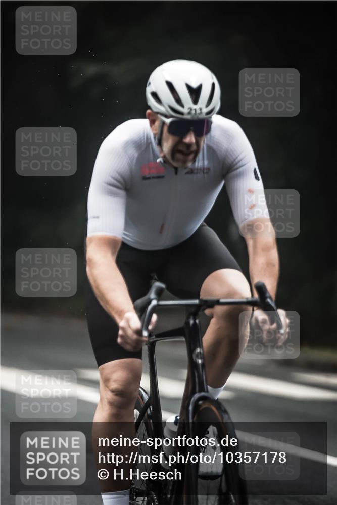 13.09.2026 - Stadtparktriathlon H.Heesch http://msf.ph/oto/10357178 13.09.2026 09:51:44 Radfahren 213, 247, 262, 264, 287, 296, 313, 333 meine-sportfotos.de