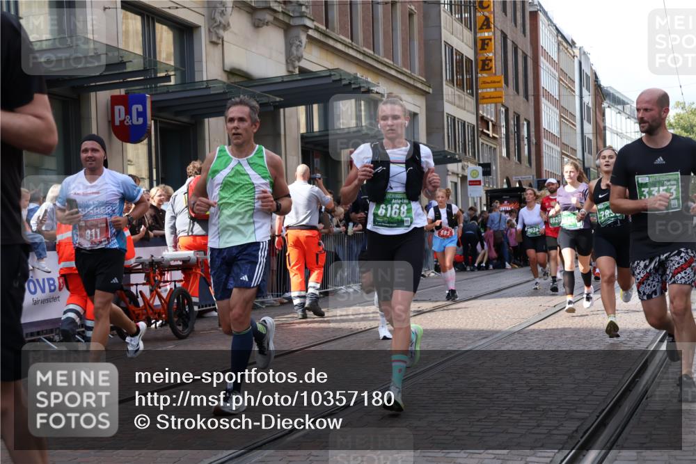 13.09.2026 - 21. swb-Marathon Bremen Strokosch-Dieckow http://msf.ph/oto/10357180 13.09.2026 13:34:26 Ziel 489, 809, 1210, 1395, 1871, 1967, 2413, 2525, 2561, 2755, 2831, 3052, 3058, 3181, 3217, 3318, 3353, 3380, 3388, 3409, 3765, 3768, 3842, 4537, 5378, 5415, 5488, 5684, 5694, 5760, 6085, 6128, 6168, 6244, 6627, 6756, 7168, 7443, 7462, 7833, 8155, 8182, 8381, 8453, 8493, 8552, 8623, 8683, 9038, 9751, 9788, 9820, 13180, 682, 784, 809, 911, 1307, 1364, 2215, 2355, 2464, 3029, 3068, 3162, 3214, 3318, 3409, 3632, 3636, 3890, 3984, 4112, 4616, 5147, 5265, 5489, 5566, 5768, 5852, 6090 meine-sportfotos.de