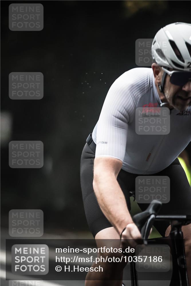 13.09.2026 - Stadtparktriathlon H.Heesch http://msf.ph/oto/10357186 13.09.2026 09:51:44 Radfahren 213, 247, 262, 264, 287, 296, 313, 333 meine-sportfotos.de