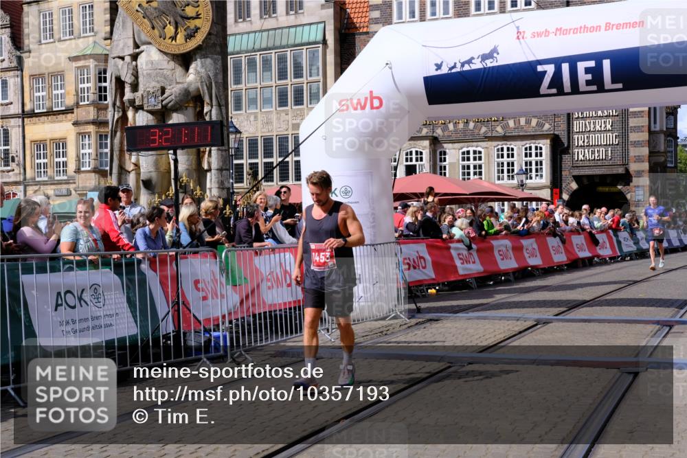 13.09.2026 - 21. swb-Marathon Bremen Tim E. http://msf.ph/oto/10357193 13.09.2026 12:51:59 Ziel 482, 943, 1126 meine-sportfotos.de