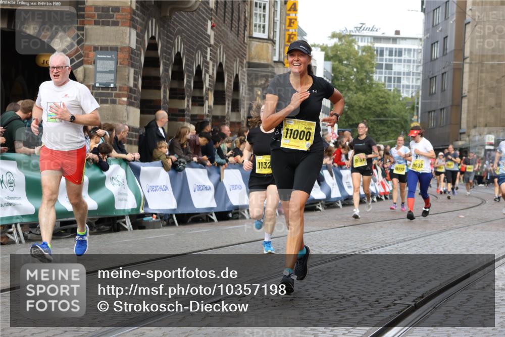 13.09.2026 - 21. swb-Marathon Bremen Strokosch-Dieckow http://msf.ph/oto/10357198 13.09.2026 10:57:06 Ziel 10372, 10486, 10540, 10610, 10721, 10771, 10824, 10888, 10936, 11064, 11079, 11349, 11474, 11601, 11872, 12284, 12434, 10166, 10578, 10687, 10700, 10969, 11236, 11292, 11484, 11667, 12263, 12382, 12383, 12400, 12411 meine-sportfotos.de