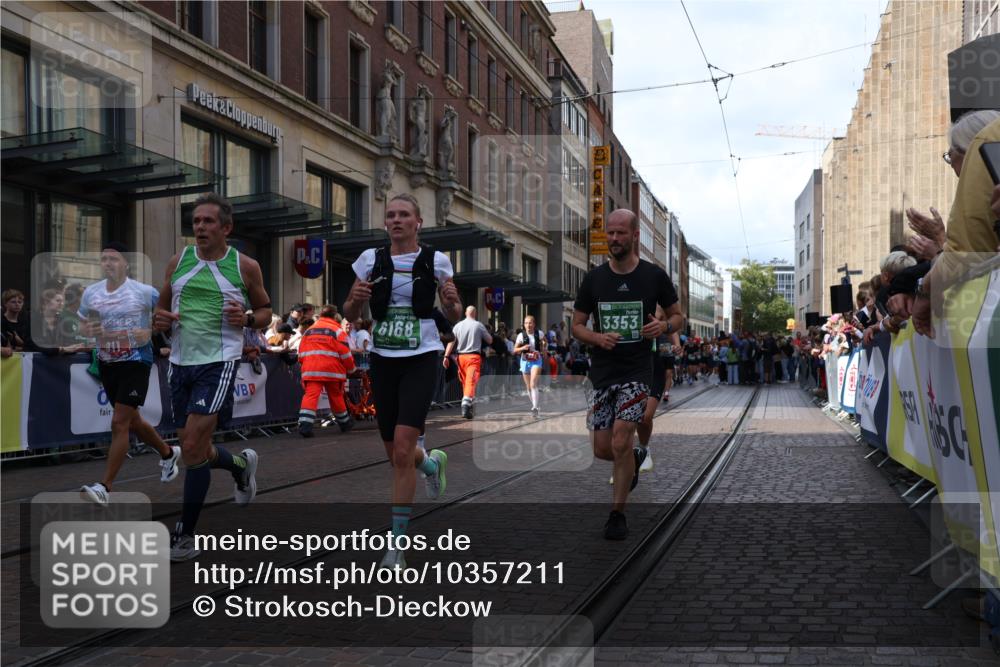 13.09.2026 - 21. swb-Marathon Bremen Strokosch-Dieckow http://msf.ph/oto/10357211 13.09.2026 13:34:27 Ziel 489, 1210, 1395, 1871, 1967, 2413, 2525, 2561, 2755, 2831, 3052, 3058, 3181, 3217, 3353, 3380, 3388, 3765, 3768, 3842, 4537, 5378, 5415, 5488, 5684, 5694, 5760, 6085, 6128, 6168, 6244, 6627, 6655, 6756, 7168, 7443, 7462, 7833, 8155, 8182, 8381, 8453, 8493, 8552, 8623, 8683, 9038, 9751, 9788, 9820, 13180, 682, 784, 809, 911, 1307, 1364, 2215, 2355, 2464, 3029, 3068, 3162, 3214, 3318, 3409, 3632, 3636, 3890, 3984, 4112, 4616, 5147, 5265, 5489, 5566, 5768, 5852, 6090 meine-sportfotos.de