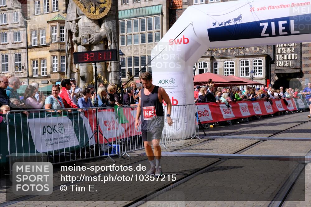 13.09.2026 - 21. swb-Marathon Bremen Tim E. http://msf.ph/oto/10357215 13.09.2026 12:52:00 Ziel 482, 943, 1126 meine-sportfotos.de