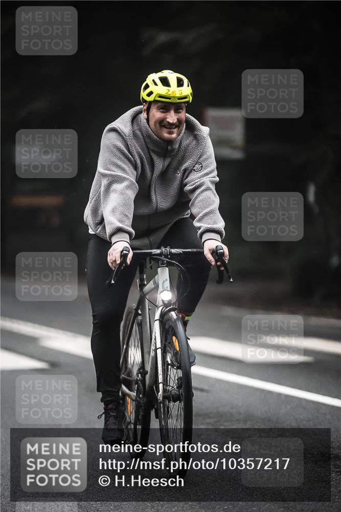 13.09.2026 - Stadtparktriathlon H.Heesch http://msf.ph/oto/10357217 13.09.2026 09:51:47 Radfahren 213, 247, 258, 262, 264, 287, 296, 333 meine-sportfotos.de