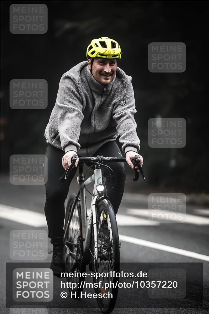 13.09.2026 - Stadtparktriathlon H.Heesch http://msf.ph/oto/10357220 13.09.2026 09:51:48 Radfahren 213, 247, 258, 264, 287, 296, 300, 333 meine-sportfotos.de