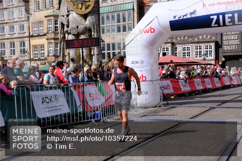 13.09.2026 - 21. swb-Marathon Bremen Tim E. http://msf.ph/oto/10357224 13.09.2026 12:52:00 Ziel 482, 943, 1126 meine-sportfotos.de