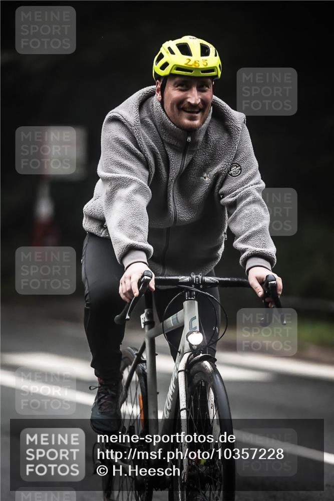 13.09.2026 - Stadtparktriathlon H.Heesch http://msf.ph/oto/10357228 13.09.2026 09:51:48 Radfahren 213, 247, 258, 264, 287, 296, 300, 333 meine-sportfotos.de