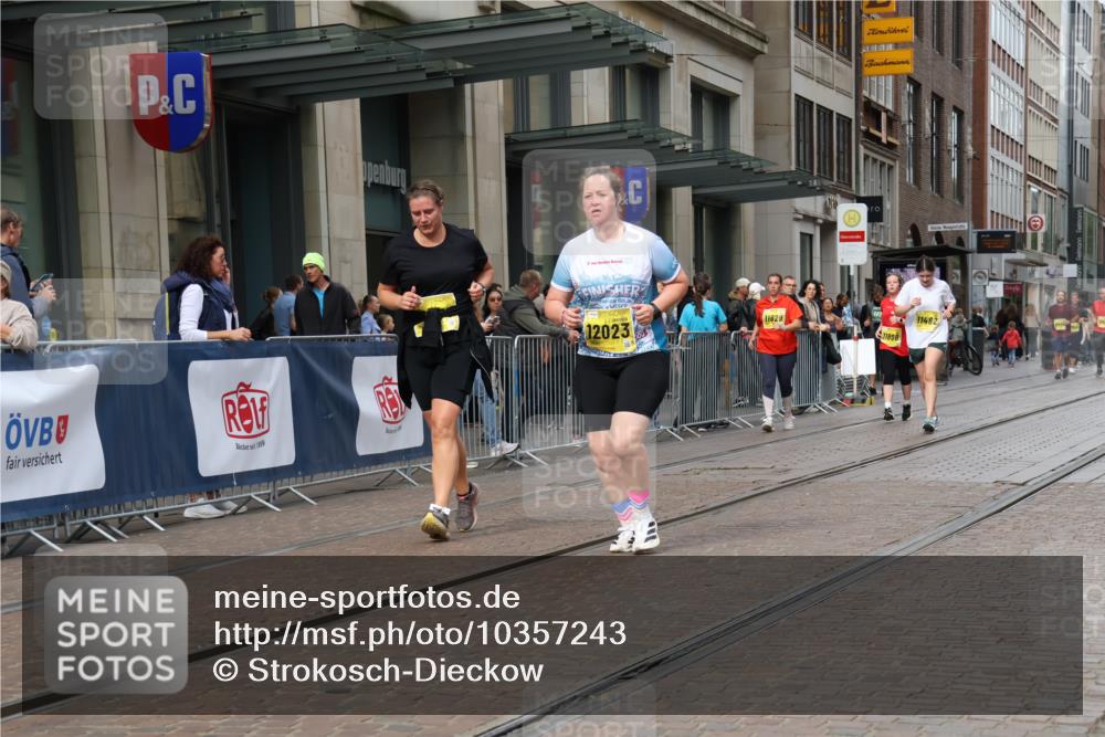 13.09.2026 - 21. swb-Marathon Bremen Strokosch-Dieckow http://msf.ph/oto/10357243 13.09.2026 11:17:42 Ziel 10137, 10713, 11367, 11482, 11808, 11829, 11932, 11943, 12023, 12226, 12321, 12373, 10472, 10756, 10979, 11709, 11932, 12226, 12292, 12334 meine-sportfotos.de