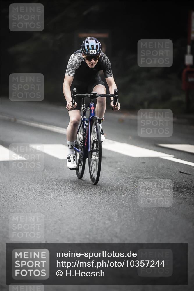 13.09.2026 - Stadtparktriathlon H.Heesch http://msf.ph/oto/10357244 13.09.2026 09:51:50 Radfahren 220, 247, 258, 287, 300, 333 meine-sportfotos.de