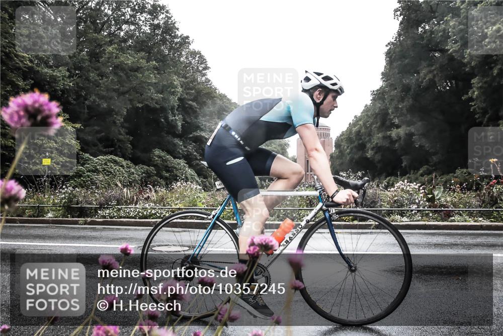 13.09.2026 - Stadtparktriathlon H.Heesch http://msf.ph/oto/10357245 13.09.2026 13:10:27 Radfahren 1204, 1326, 1388, 1417 meine-sportfotos.de