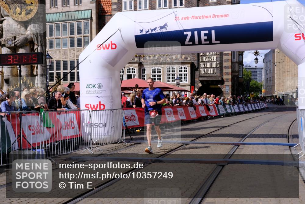 13.09.2026 - 21. swb-Marathon Bremen Tim E. http://msf.ph/oto/10357249 13.09.2026 12:52:04 Ziel 482, 943, 1126 meine-sportfotos.de