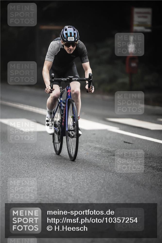 13.09.2026 - Stadtparktriathlon H.Heesch http://msf.ph/oto/10357254 13.09.2026 09:51:50 Radfahren 220, 247, 258, 287, 300, 333 meine-sportfotos.de