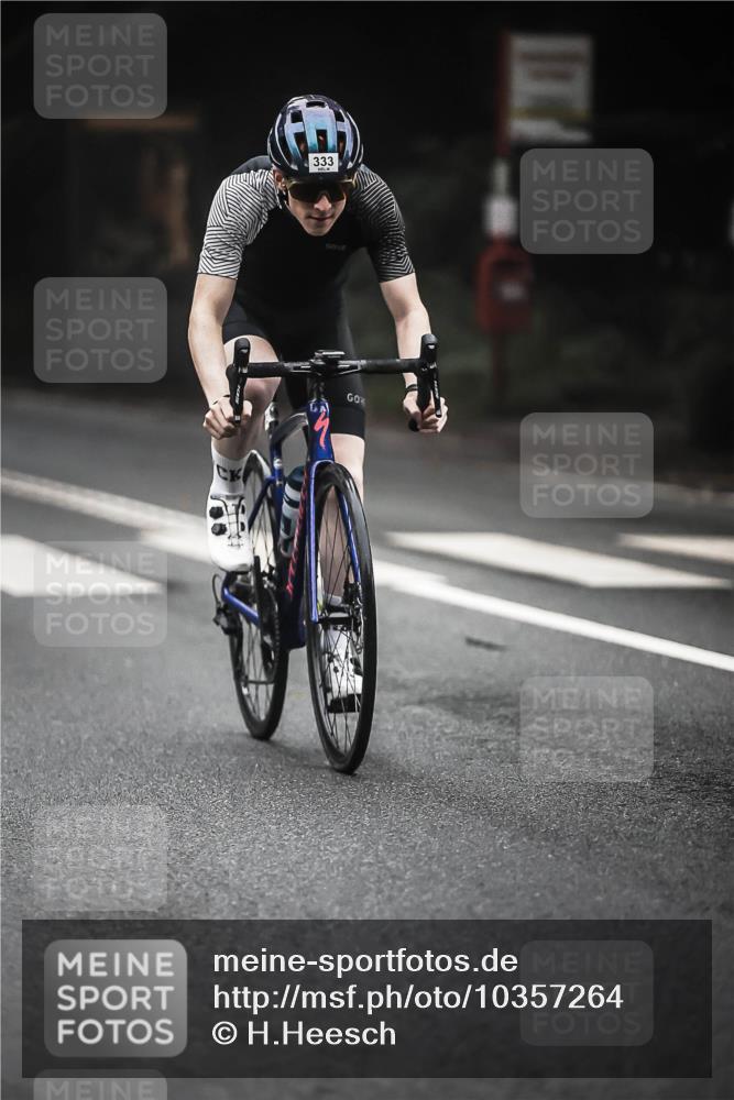 13.09.2026 - Stadtparktriathlon H.Heesch http://msf.ph/oto/10357264 13.09.2026 09:51:50 Radfahren 220, 247, 258, 287, 300, 333 meine-sportfotos.de