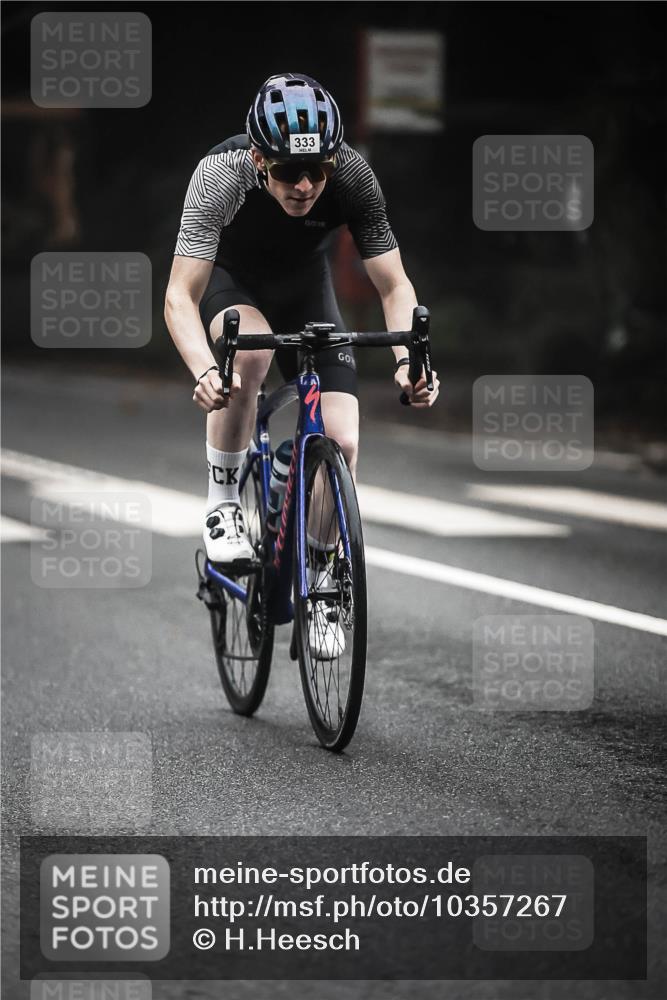 13.09.2026 - Stadtparktriathlon H.Heesch http://msf.ph/oto/10357267 13.09.2026 09:51:51 Radfahren 220, 247, 258, 300, 333 meine-sportfotos.de