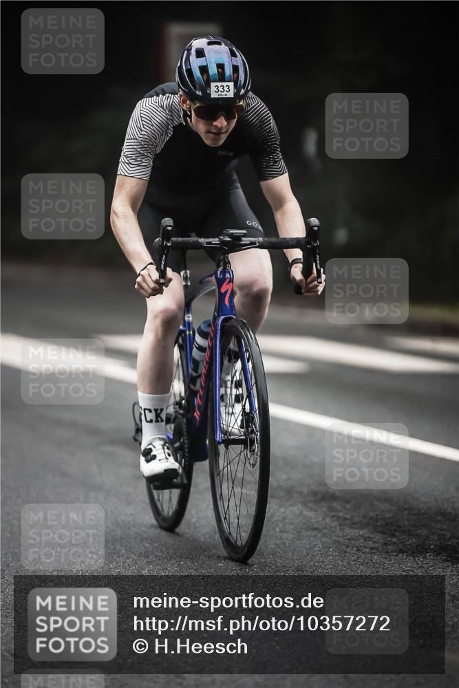 13.09.2026 - Stadtparktriathlon H.Heesch http://msf.ph/oto/10357272 13.09.2026 09:51:51 Radfahren 220, 247, 258, 300, 333 meine-sportfotos.de