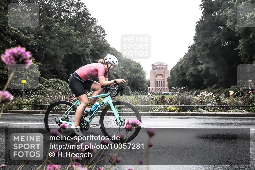 13.09.2026 - Stadtparktriathlon H.Heesch http://msf.ph/oto/10357281 13.09.2026 13:10:39 Radfahren 1193, 1363, 1389 meine-sportfotos.de