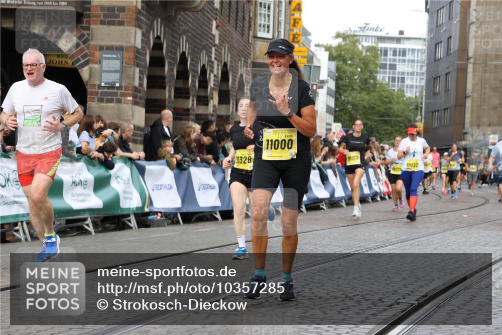 13.09.2026 - 21. swb-Marathon Bremen Strokosch-Dieckow http://msf.ph/oto/10357285 13.09.2026 10:57:07 Ziel 10372, 10486, 10540, 10610, 10721, 10771, 10824, 10888, 10936, 11000, 11064, 11079, 11474, 11601, 11872, 12284, 12434, 10166, 10517, 10518, 10578, 10687, 10700, 10969, 11236, 11292, 11484, 11609, 11667, 12263, 12382, 12383, 12400, 12411 meine-sportfotos.de